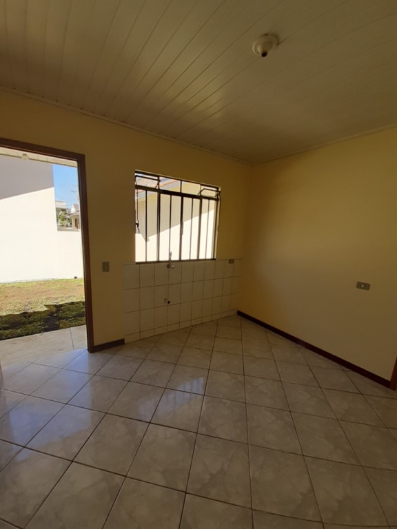 Casa Residencial para locacao no Lindoia em Curitiba com 40,00m² por R$ 1.600,00