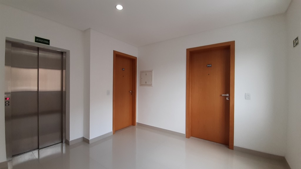 Imovel Comercial para locacao no Sao Francisco em Curitiba com 89,60m² por R$ 1.700,00