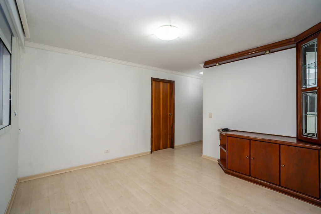 Apartamento para locacao no Alto da Gloria em Curitiba com 132,37m² por R$ 2.900,00