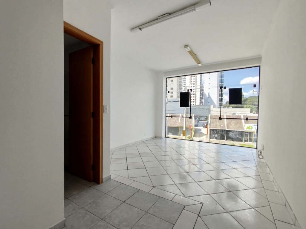 Imovel Comercial para locacao no Cabral em Curitiba com 55,85m² por R$ 1.700,00
