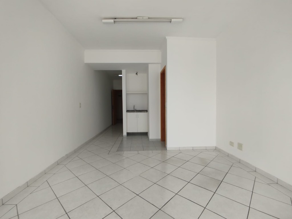 Imovel Comercial para locacao no Cabral em Curitiba com 55,85m² por R$ 1.700,00