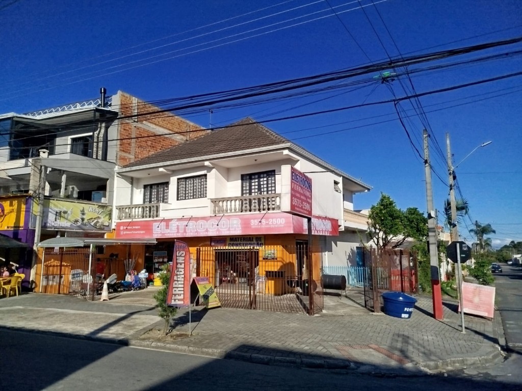 Casa Residencial para locacao no Uberaba em Curitiba com 160,00m² por R$ 2.490,00