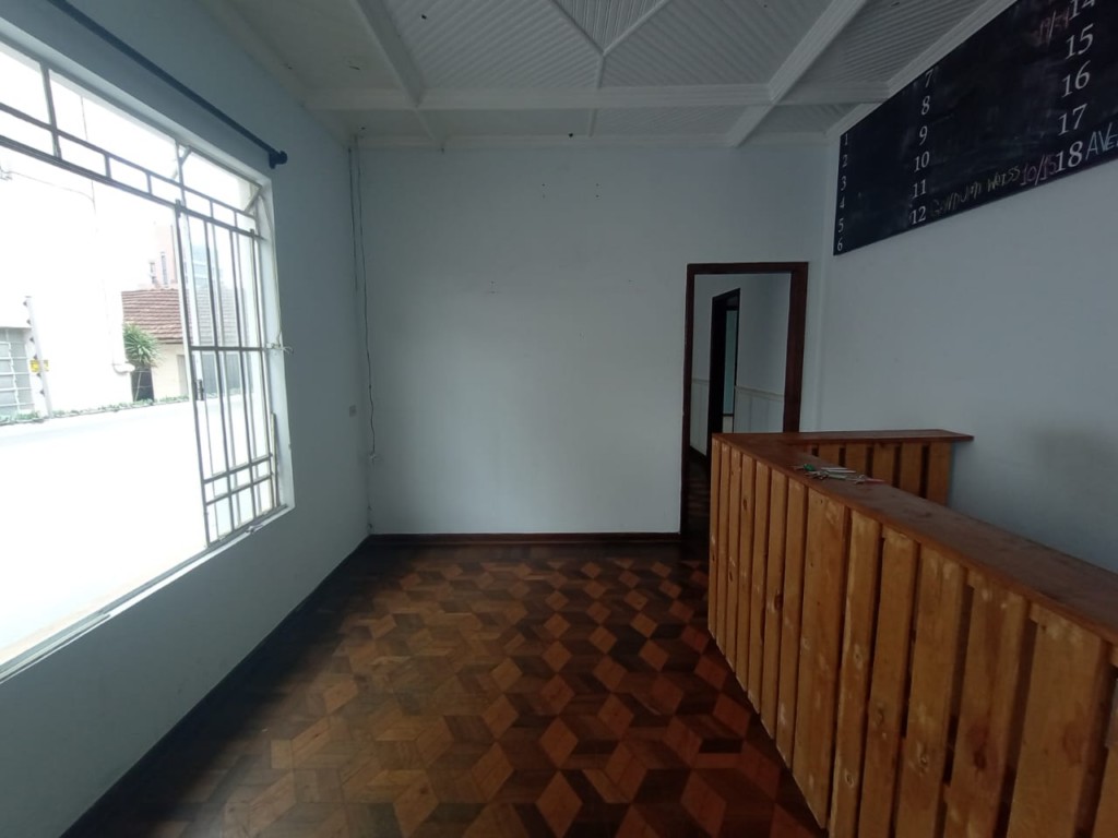 Casa para locacao no Alto da Rua XV em Curitiba com 194,00m² por R$ 5.900,00