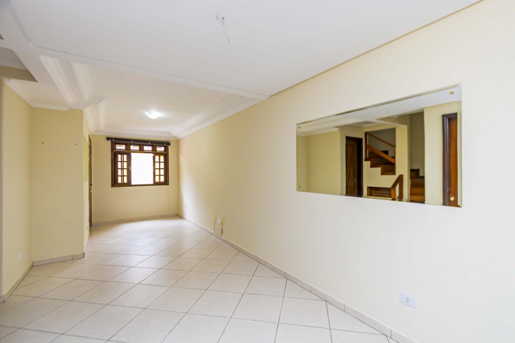 Sobrado para locacao no Capao da Imbuia em Curitiba com 126,50m² por R$ 3.700,00