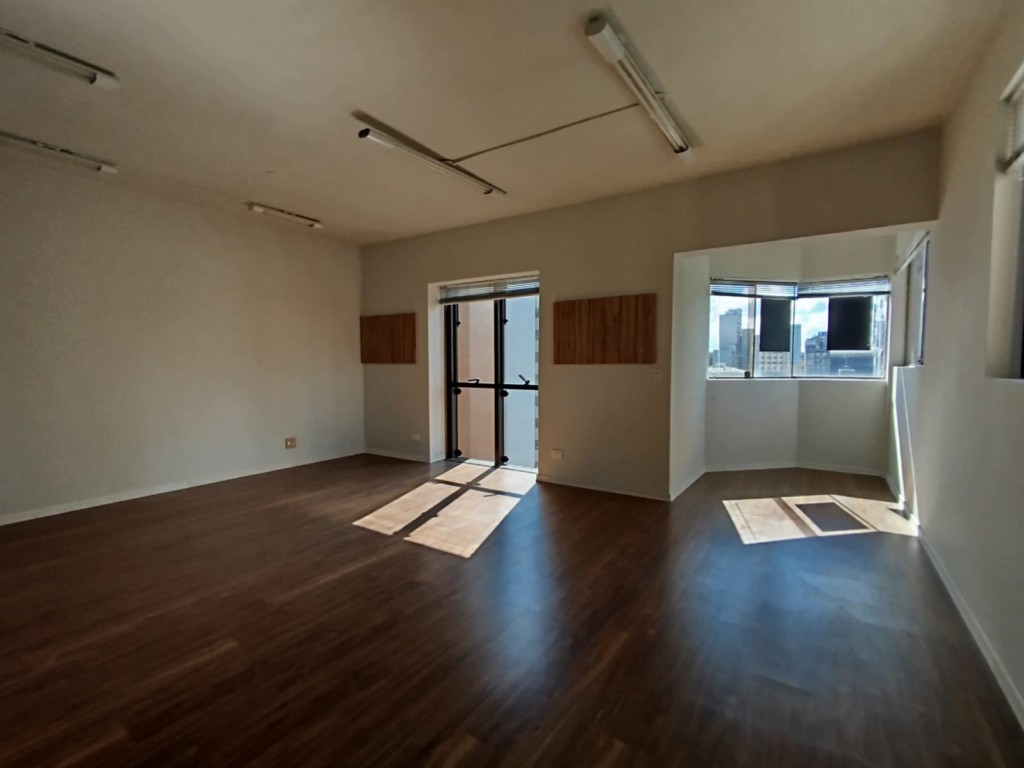 Imovel Comercial para locacao no Centro em Curitiba com 72,16m² por R$ 850,00