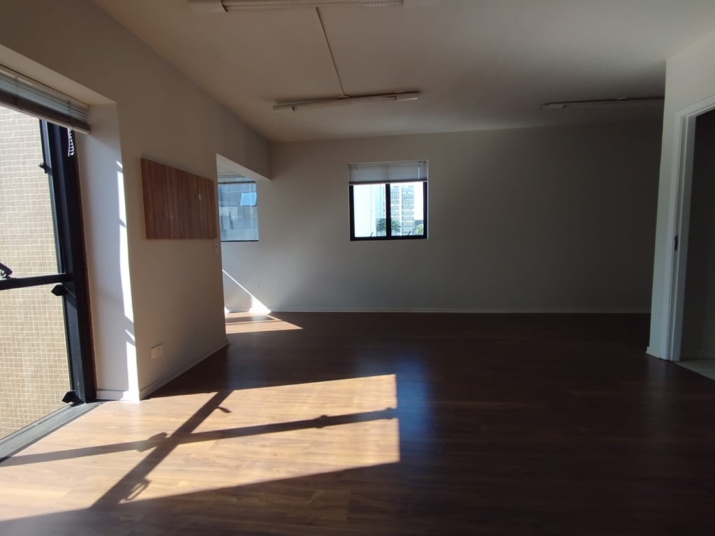 Imovel Comercial para locacao no Centro em Curitiba com 72,16m² por R$ 850,00