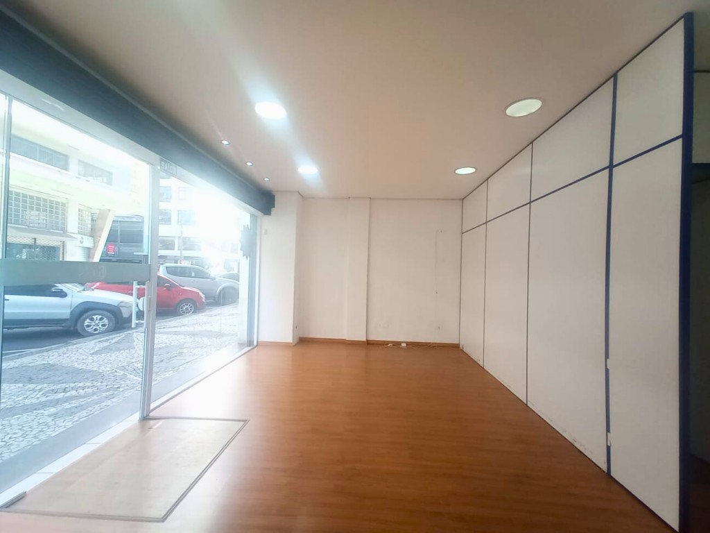 Loja para locacao no Centro em Curitiba com 117,00m² por R$ 5.400,00
