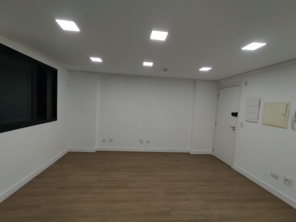 Imovel Comercial para locacao no Centro em Curitiba com 44,42m² por R$ 1.300,00