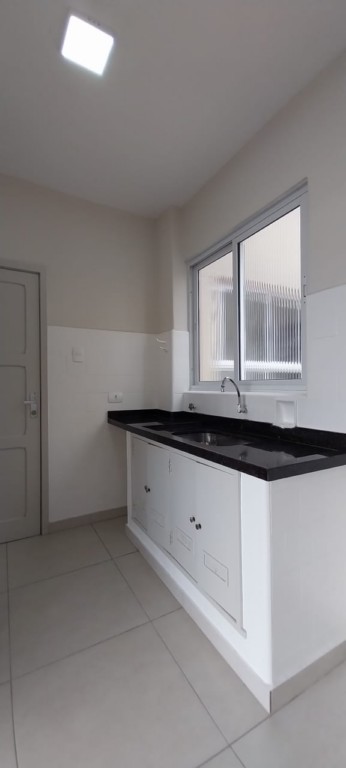 Apartamento para locacao no Centro em Curitiba com 85,00m² por R$ 1.600,00