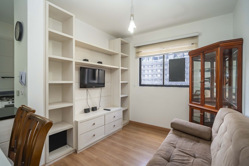 Apartamento para locacao no Centro em Curitiba com 116,05m² por R$ 3.400,00