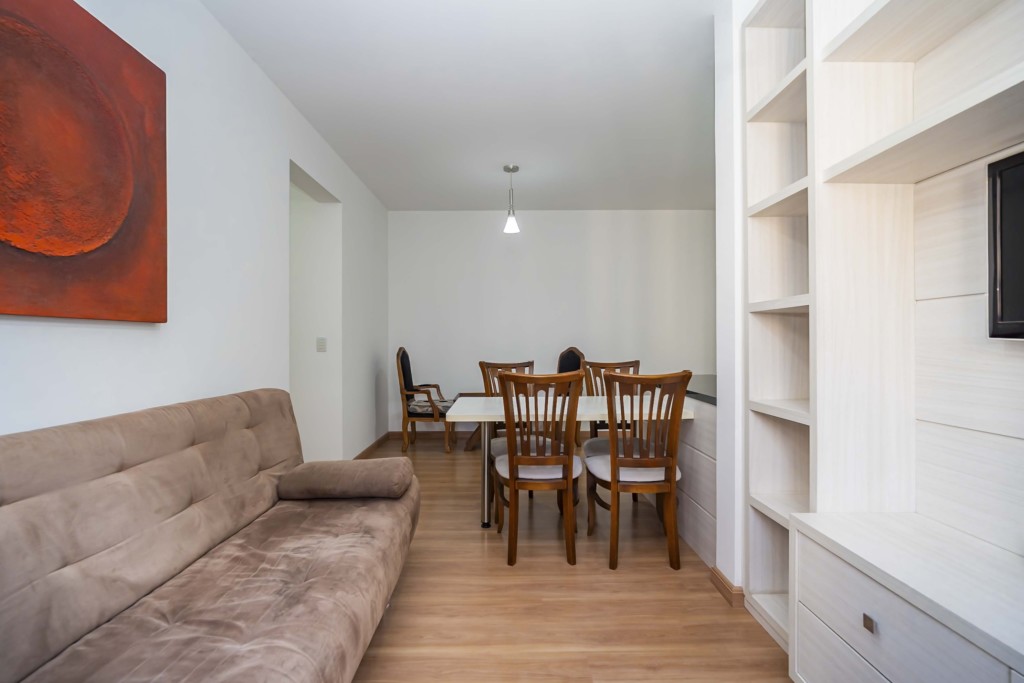 Apartamento para locacao no Centro em Curitiba com 116,05m² por R$ 3.400,00