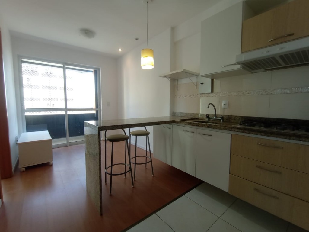 Apartamento para locacao no Centro em Curitiba com 59,10m² por R$ 1.800,00