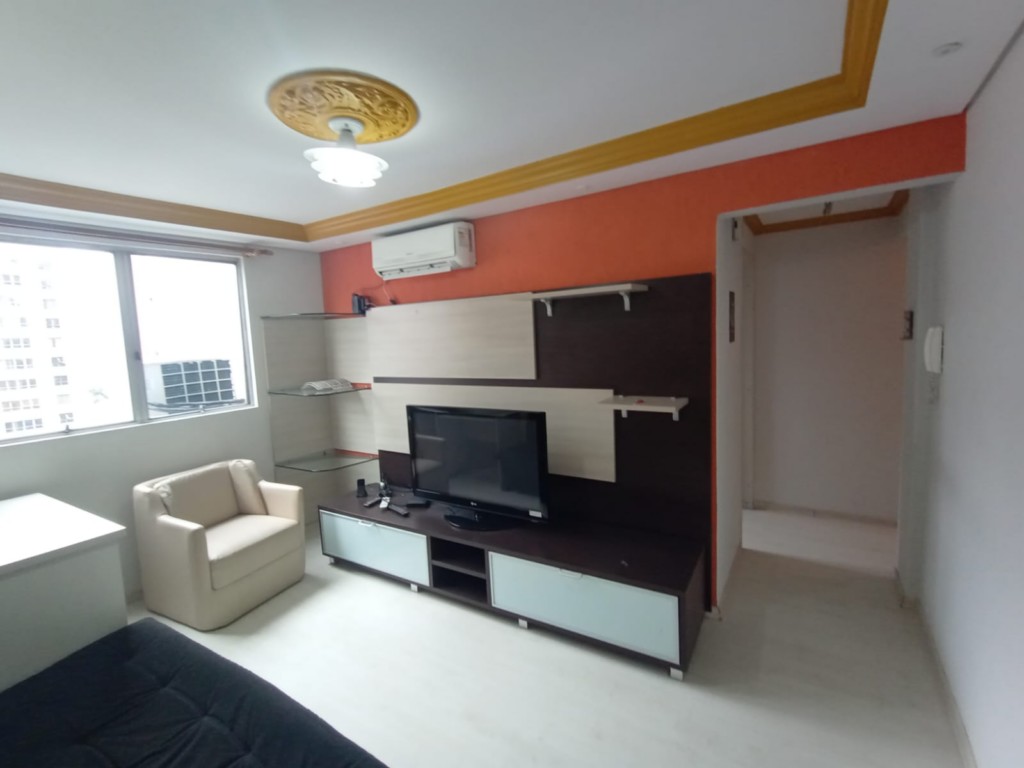 Apartamento para locacao no Centro em Curitiba com 64,60m² por R$ 1.700,00