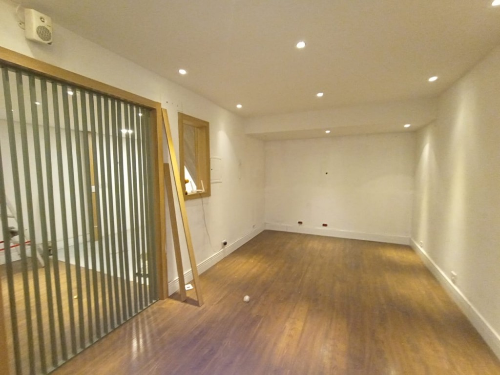 Loja para locacao no Centro em Curitiba com 115,60m² por R$ 2.000,00