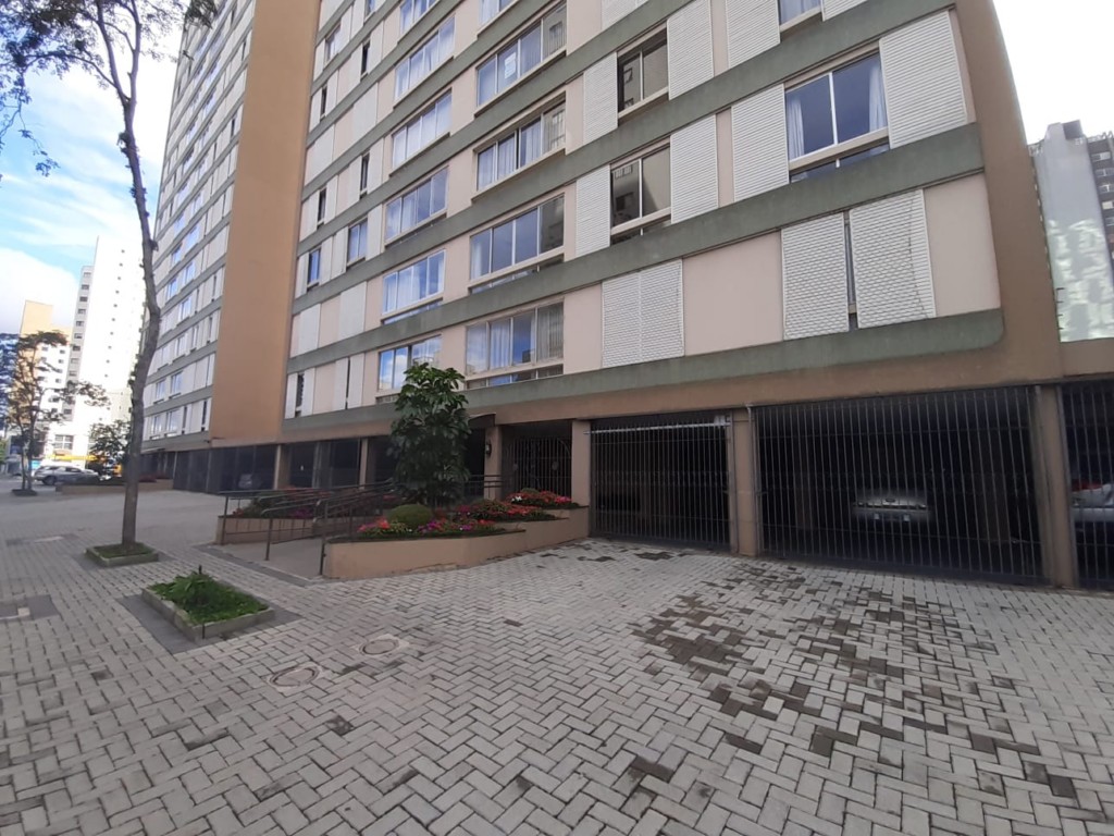 Apartamento para locacao no Centro em Curitiba com 160,80m² por R$ 2.500,00