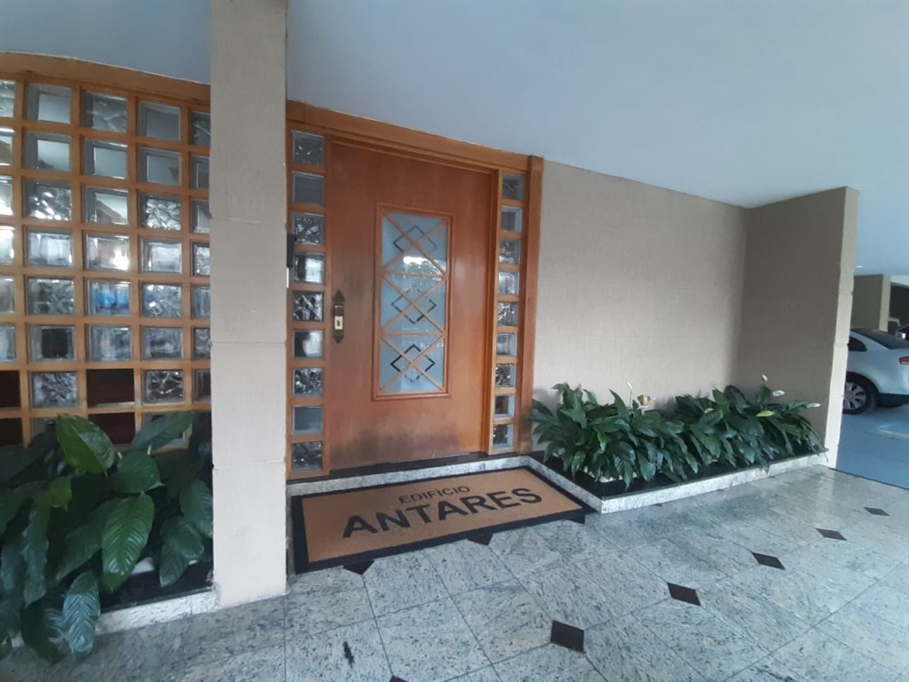 Apartamento para locacao no Centro em Curitiba com 160,80m² por R$ 2.500,00