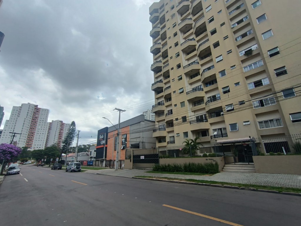 Apartamento para locacao no Portao em Curitiba com 67,69m² por R$ 1.380,00