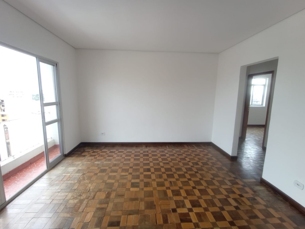 Apartamento para locacao no Centro em Curitiba com 83,00m² por R$ 1.700,00