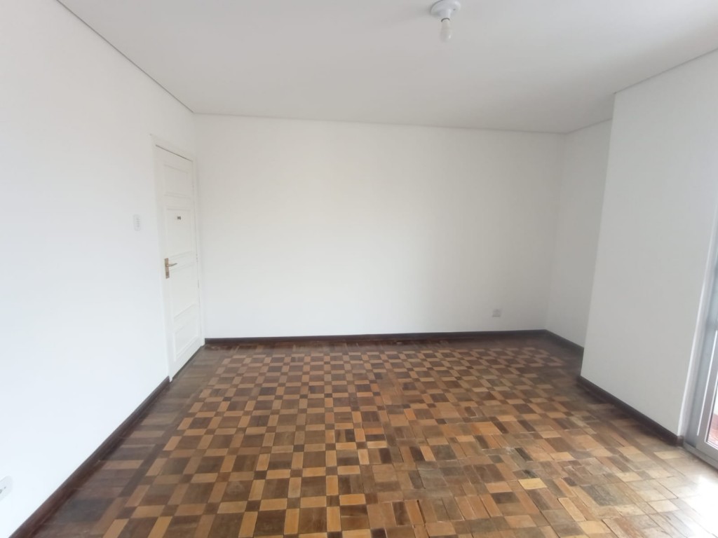 Apartamento para locacao no Centro em Curitiba com 83,00m² por R$ 1.700,00