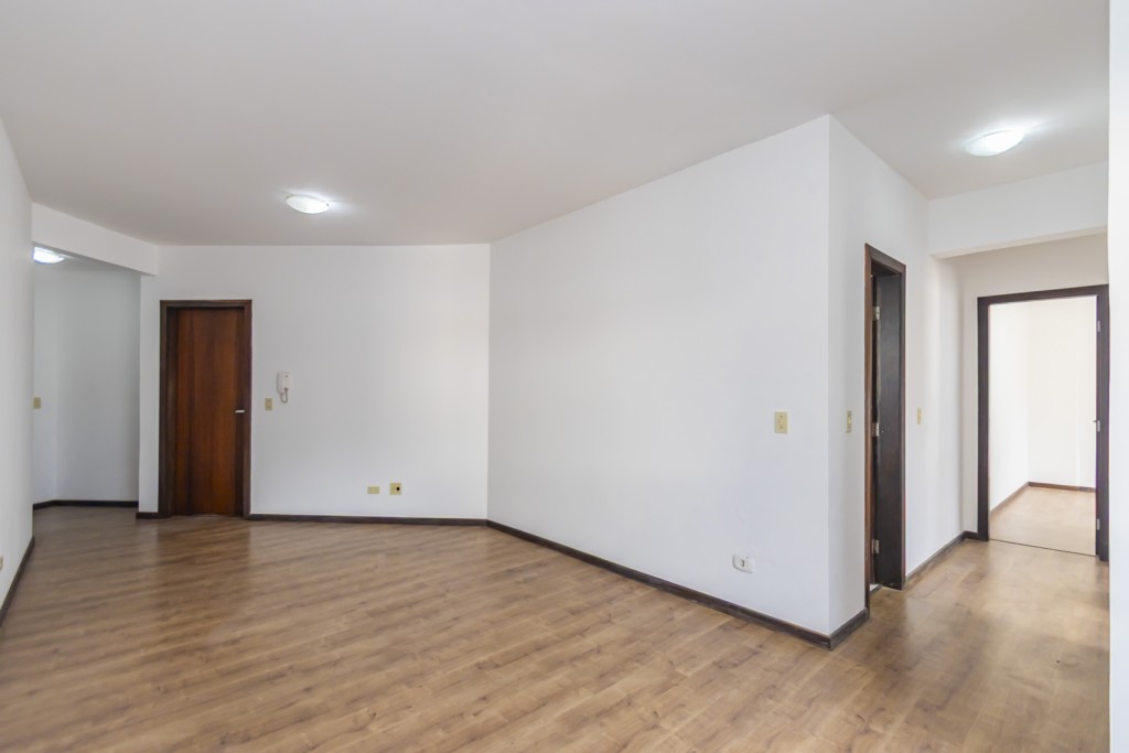 Apartamento para locacao no Portao em Curitiba com 91,84m² por R$ 2.100,00