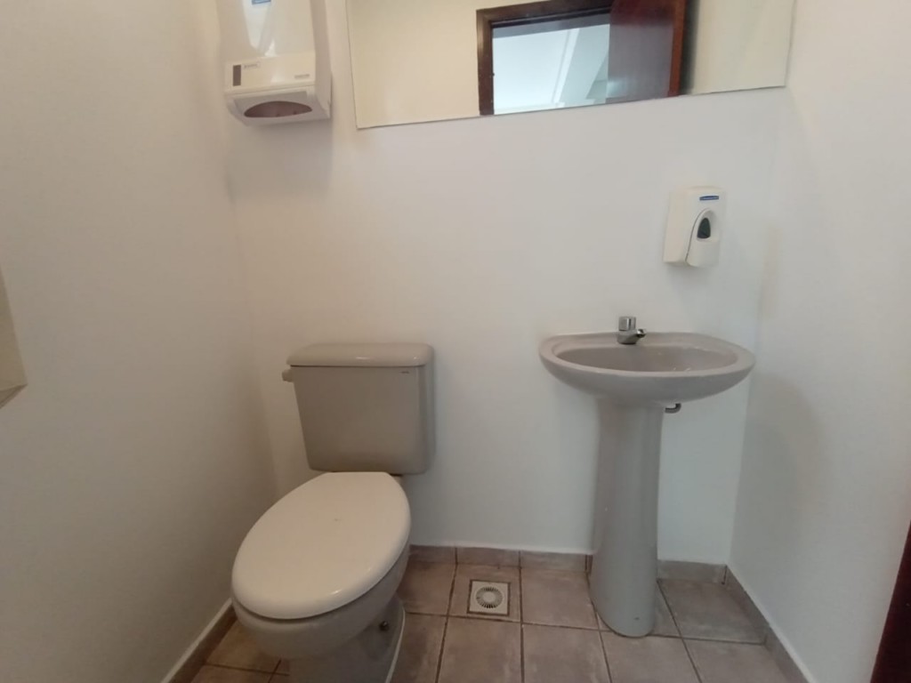 Imovel Comercial para locacao no Agua Verde em Curitiba com 68,00m² por R$ 1.200,00