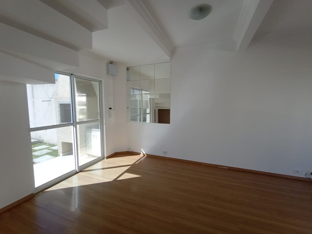 Sobrado para locacao no Guabirotuba em Curitiba com 115,00m² por R$ 3.900,00