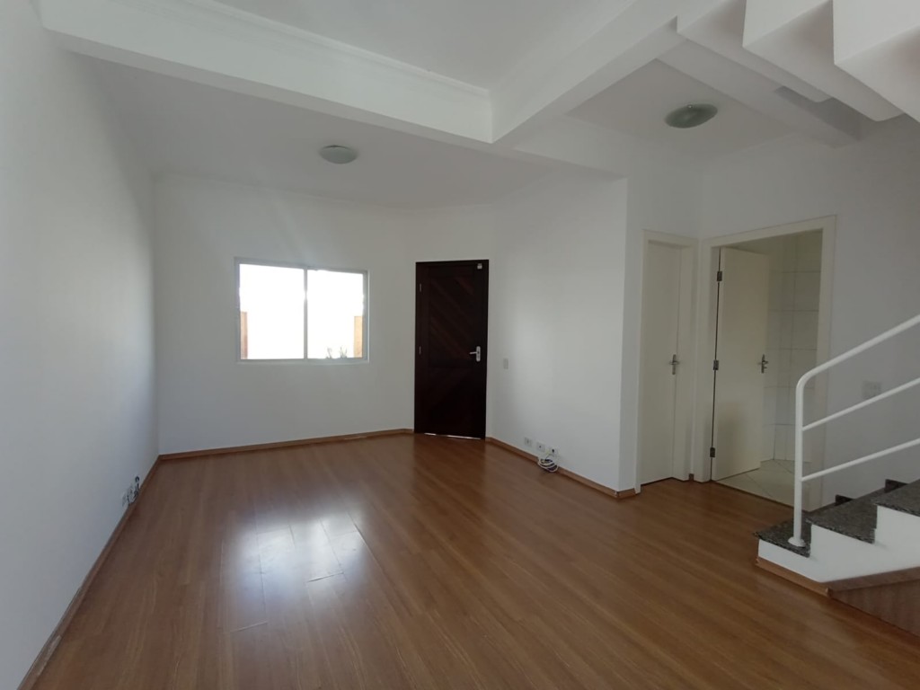 Sobrado para locacao no Guabirotuba em Curitiba com 115,00m² por R$ 3.900,00