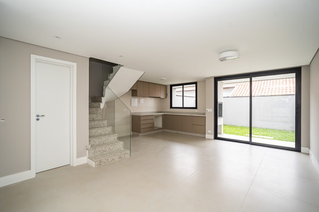 Sobrado para locacao no Guabirotuba em Curitiba com 167,84m² por R$ 5.500,00