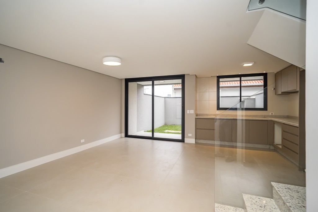 Sobrado para locacao no Guabirotuba em Curitiba com 167,84m² por R$ 5.500,00