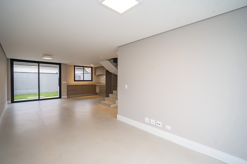 Sobrado para locacao no Guabirotuba em Curitiba com 167,84m² por R$ 5.500,00