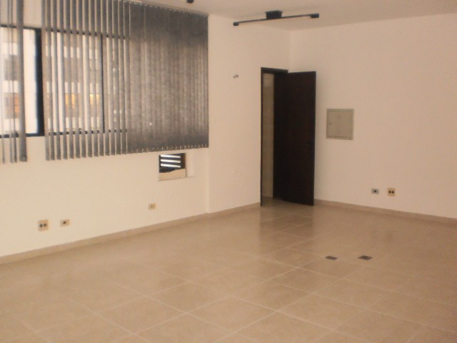 Imovel Comercial para locacao no Centro em Curitiba com 40,00m² por R$ 1.100,00