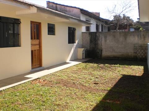 Casa Residencial para locacao no Lindoia em Curitiba com 40,00m² por R$ 1.600,00