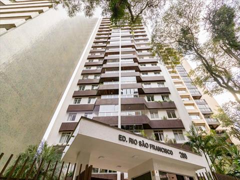 Apartamento para locacao no Batel em Curitiba com 180,00m² por R$ 3.200,00