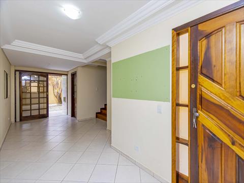 Sobrado para locacao no Capao da Imbuia em Curitiba com 126,50m² por R$ 3.700,00