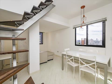Apartamento para locacao no Centro em Curitiba com 97,74m² por R$ 2.800,00