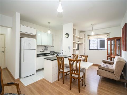 Apartamento para locacao no Centro em Curitiba com 116,05m² por R$ 3.400,00