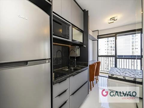 Studio para locacao no Centro em Curitiba com 19m² por R$ 2.300,00