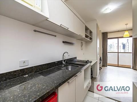 Studio para locacao no Centro em Curitiba com 27m² por R$ 2.000,00