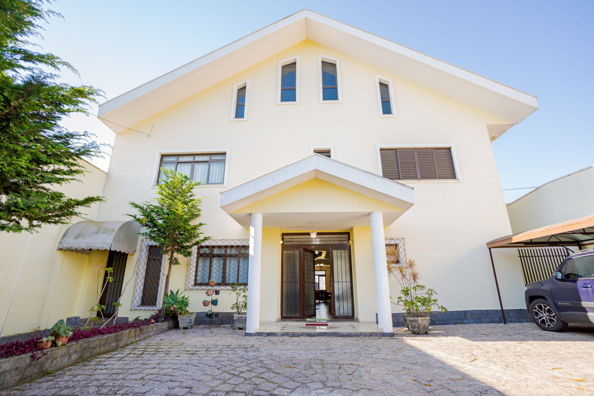 Casa para venda no Parolin em Curitiba com 679,13m² por R$ 2.290.000,00