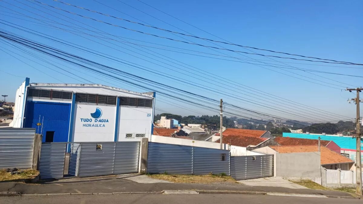 Galpão / Pavilhão / Barracão para venda no Jardim Santa Angélica em Colombo com 382m² por R$ 1.600.000,00