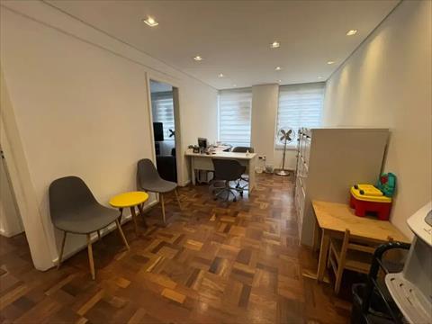 Imóveis Comerciais para venda no Centro em Curitiba com 60m² por R$ 220.000,00