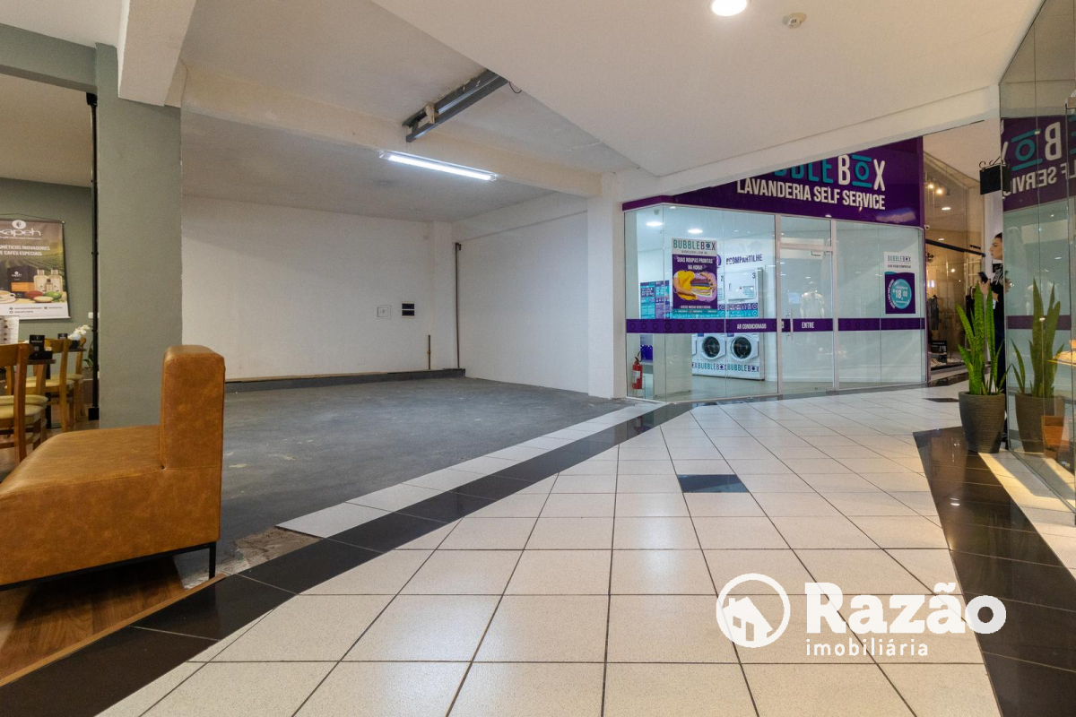 Loja para locacao no Centro em Curitiba com 70,00m² por R$ 2.100,00