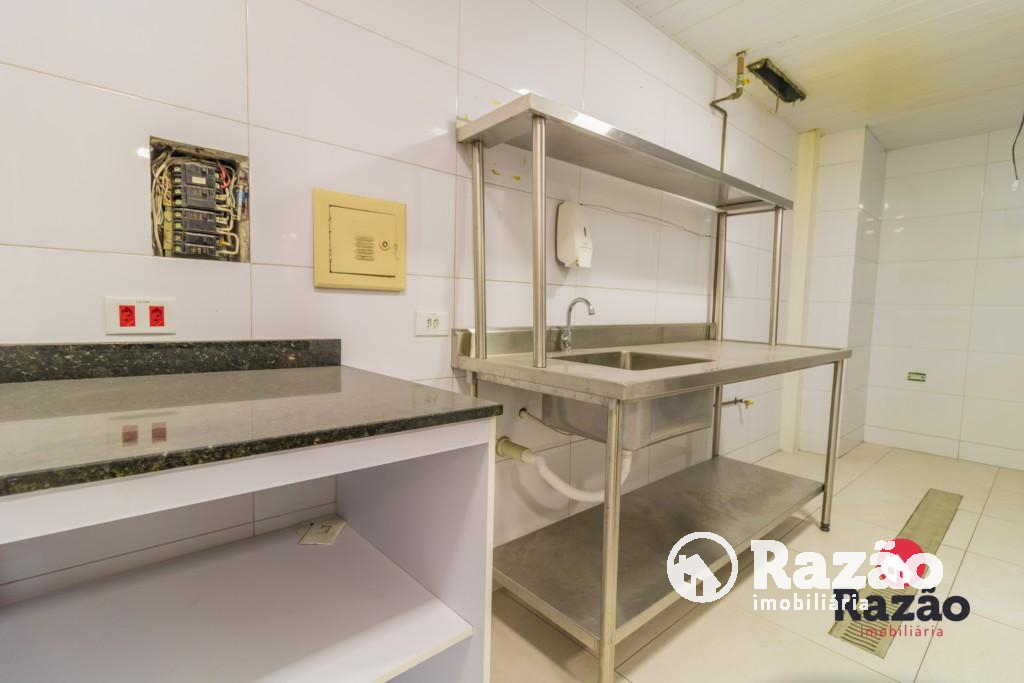 Loja para locacao no Centro em Curitiba com 65,70m² por R$ 1.970,00