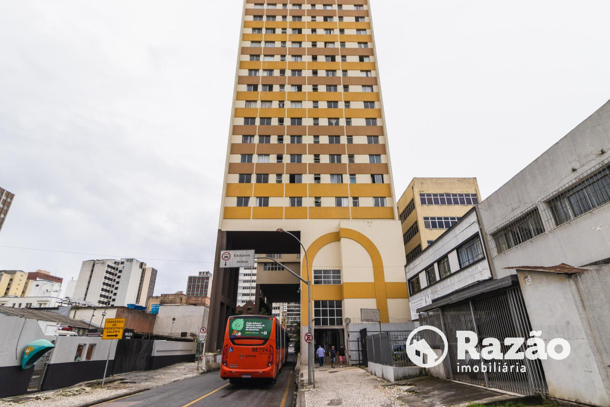 Apartamento para venda no Centro em Curitiba com 65,48m² por R$ 300.000,00