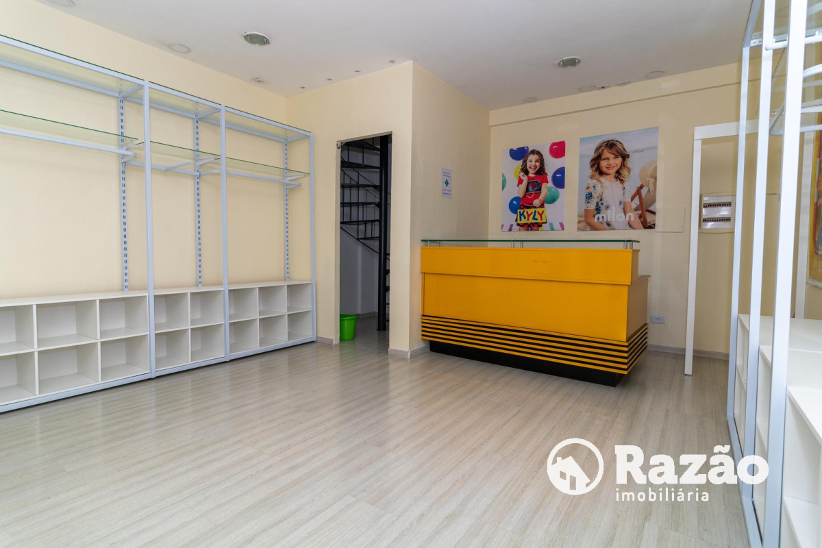 Loja para locacao no Centro em Curitiba com 65,90m² por R$ 1.900,00