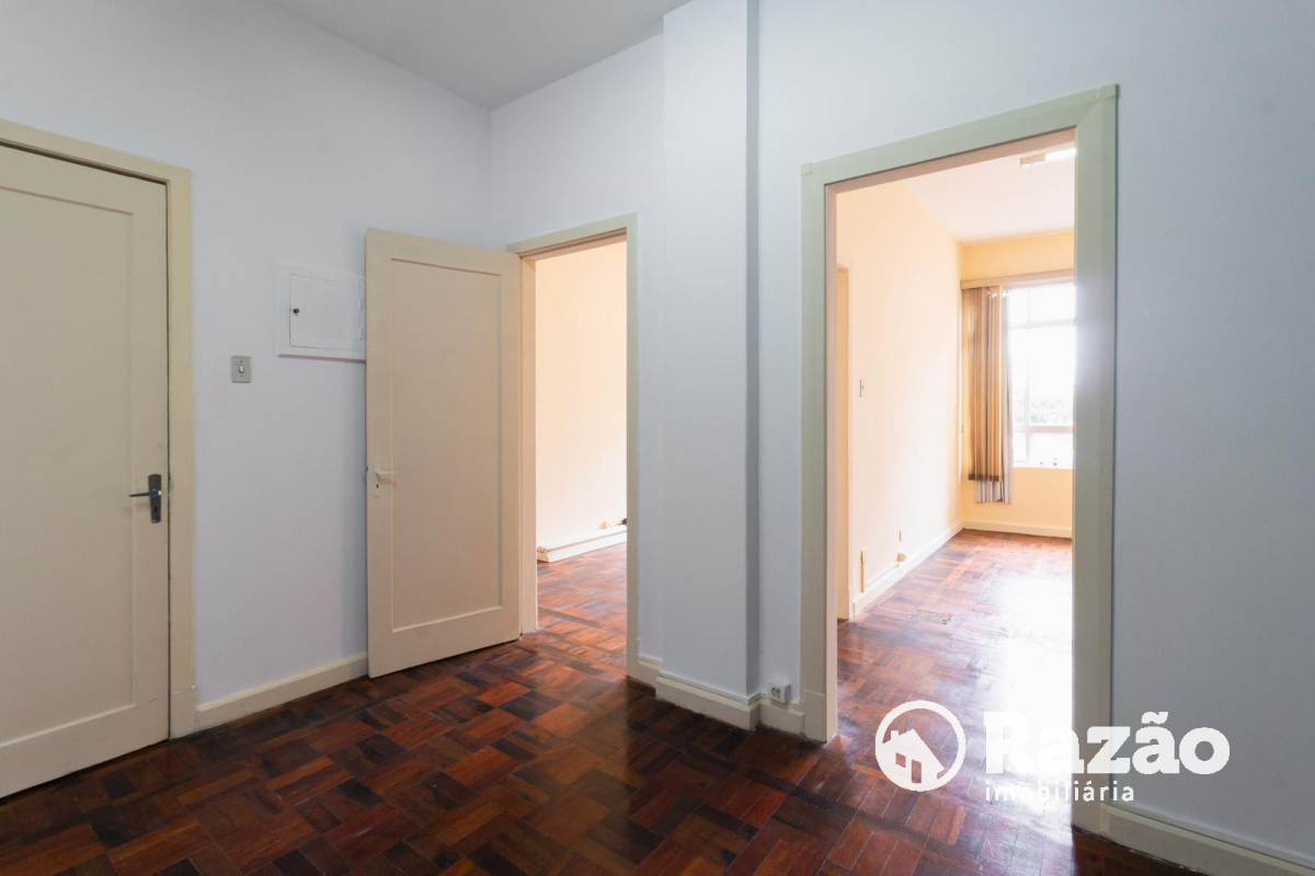 Imovel Comercial para locacao no Centro em Curitiba com 61,00m² por R$ 850,00