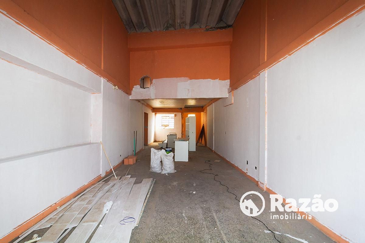 Loja para locacao no Sítio Cercado em Curitiba com 53,69m² por R$ 2.000,00