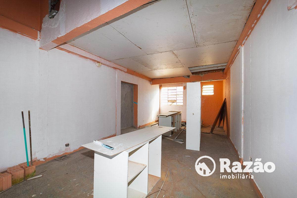 Loja para locacao no Sítio Cercado em Curitiba com 53,69m² por R$ 2.000,00