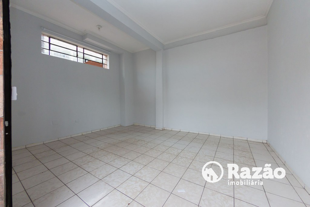 Loja para locacao no Novo Mundo em Curitiba com 21,00m² por R$ 700,00