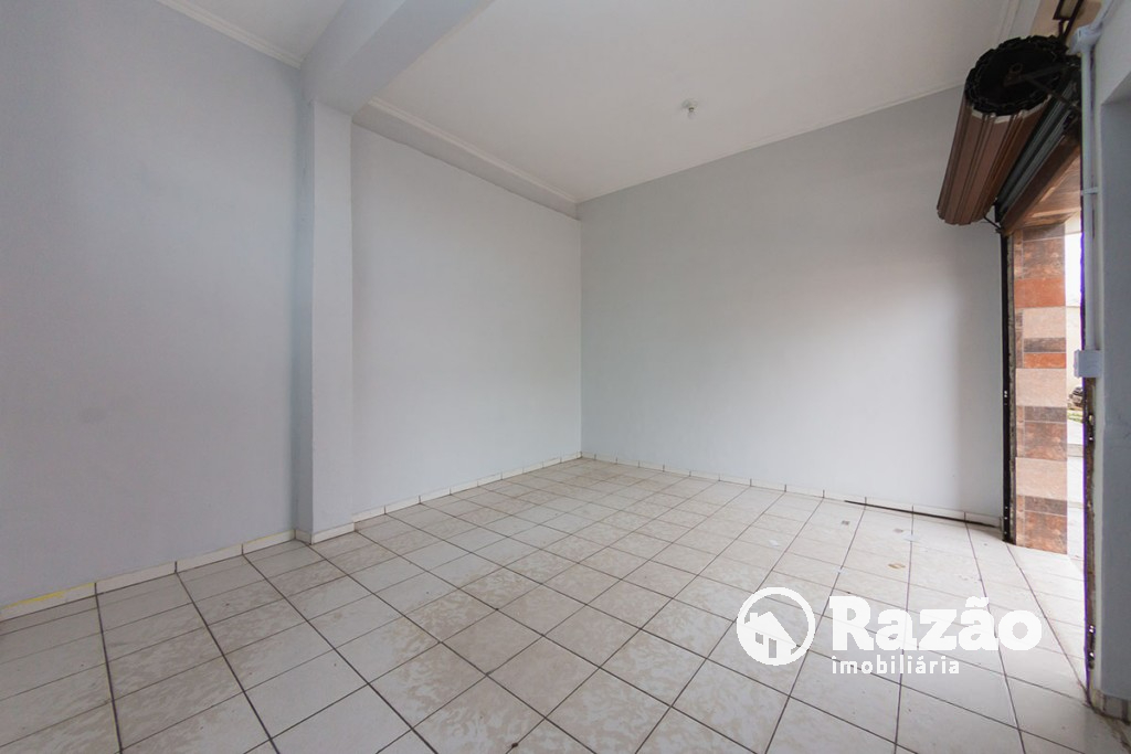 Loja para locacao no Novo Mundo em Curitiba com 21,00m² por R$ 700,00